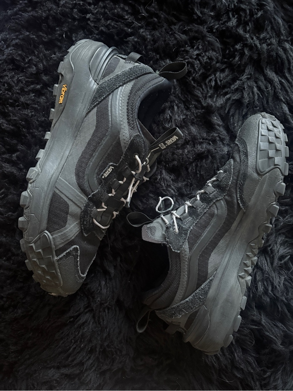 Vans Black All-Terrain Sneakers running shoes long standing walking in rain grip